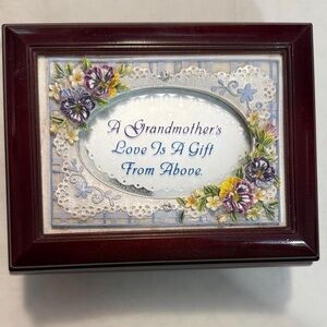 Elegant Floral Keepsake Box with Sentimental Message
